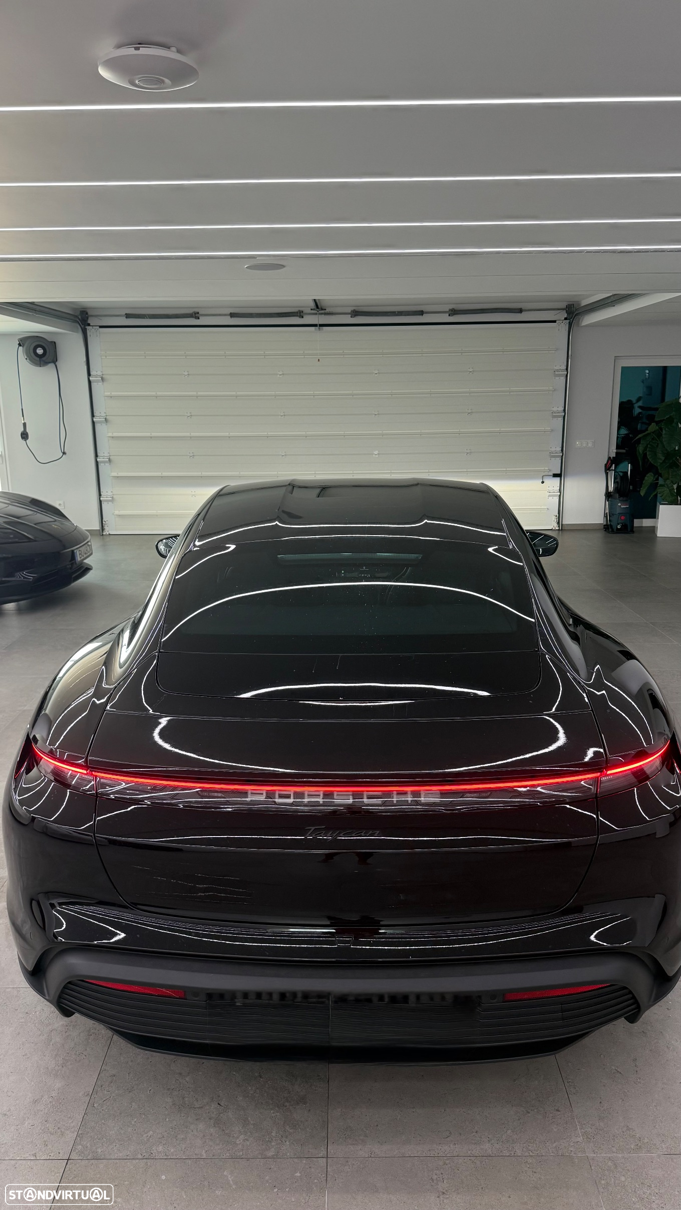 Porsche Taycan Standard - 12
