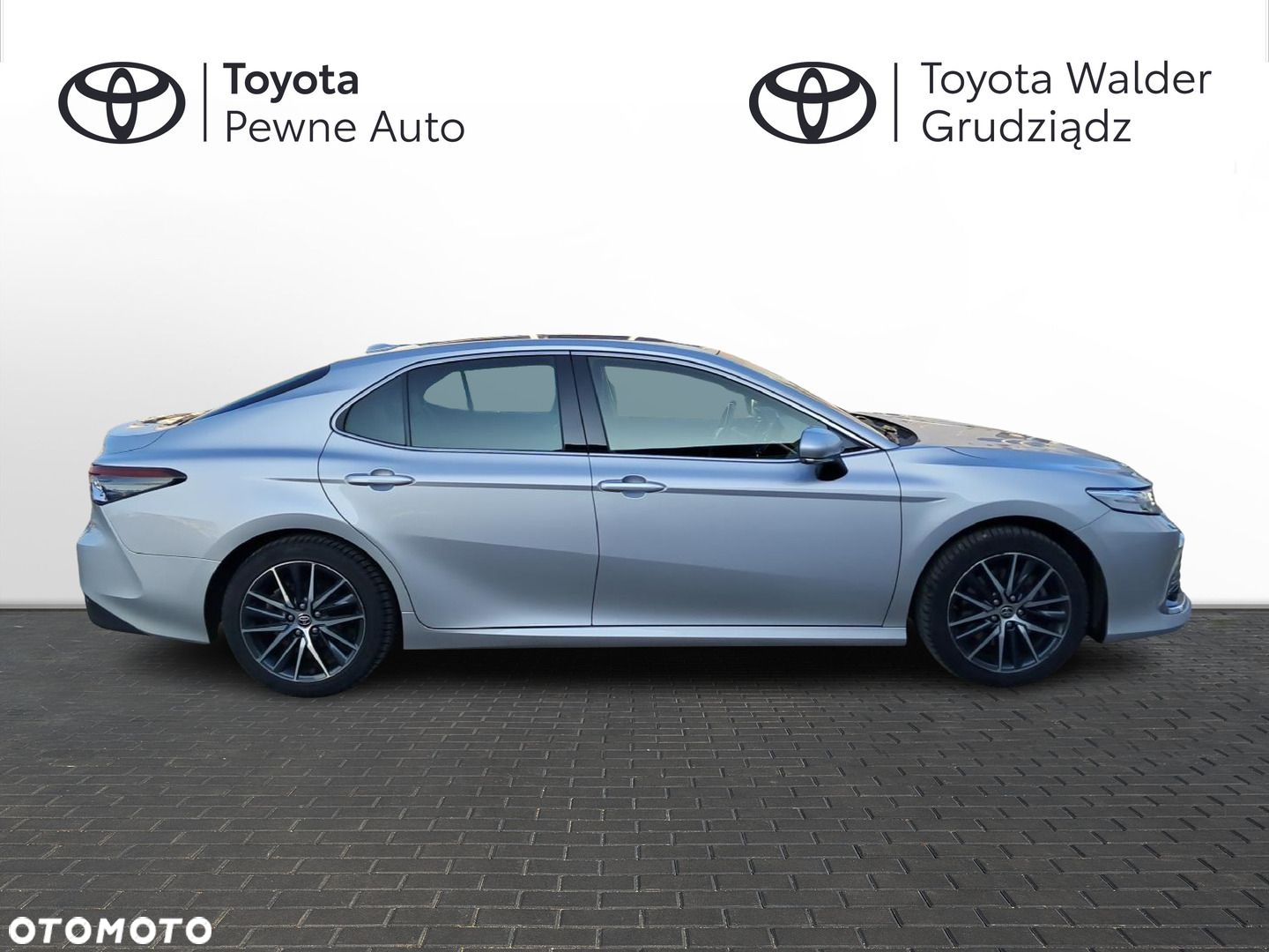 Toyota Camry - 5