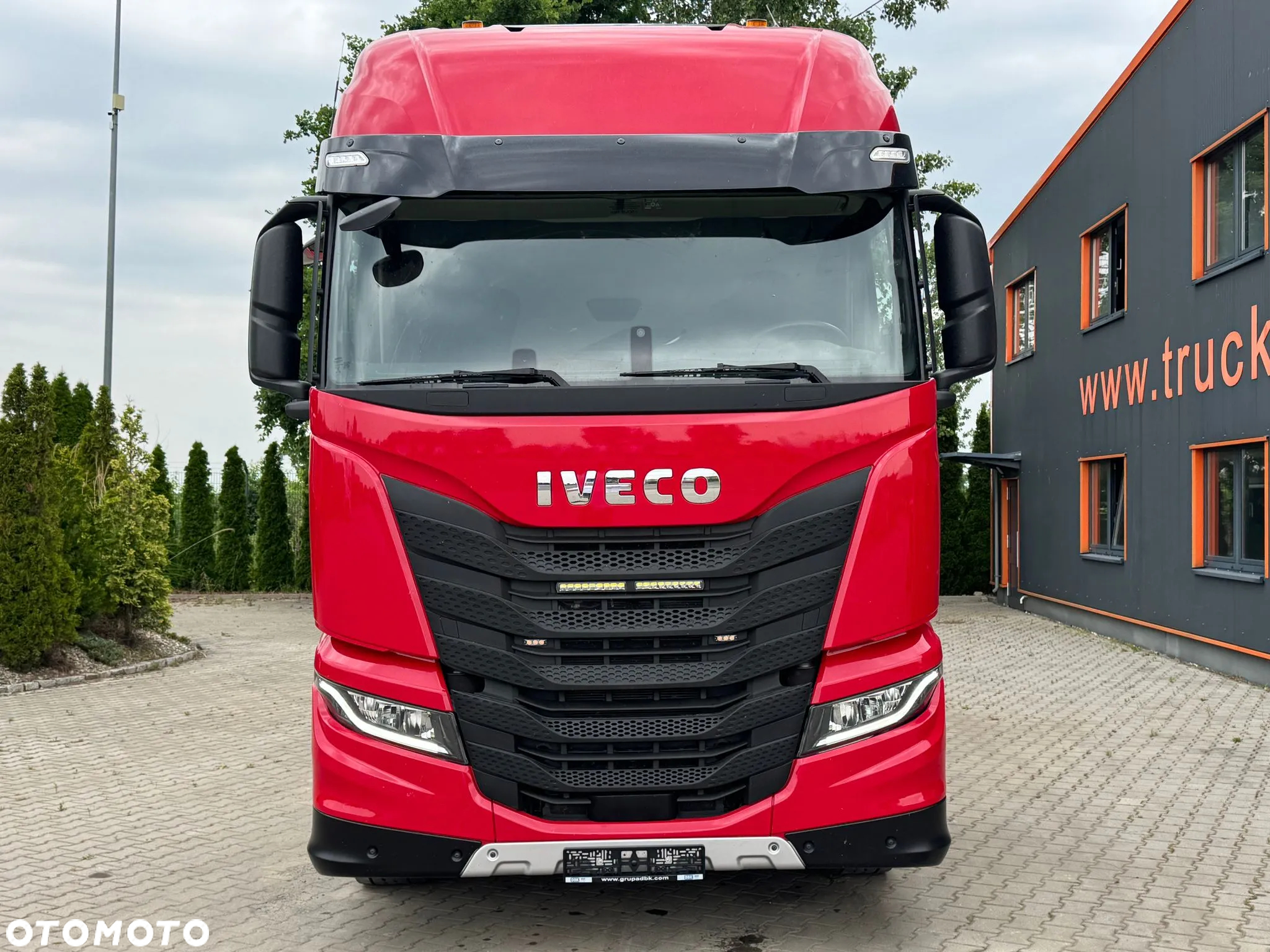 Iveco S-WAY 570 6x2 EURO6 BOOGIE CIĄGNIK SIODŁOWY Z HYDRAULIKĄ - 2