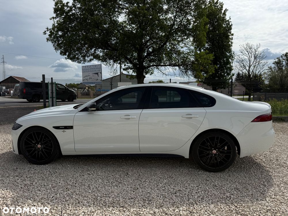 Jaguar XF 30d R-Sport - 4
