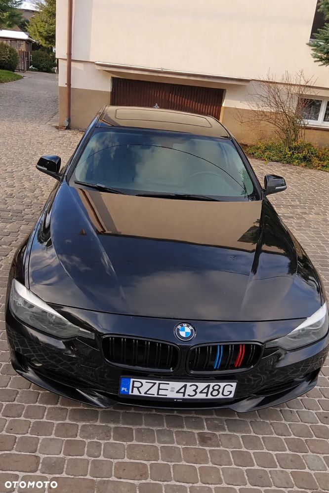 BMW Seria 3 328i Luxury Line - 2