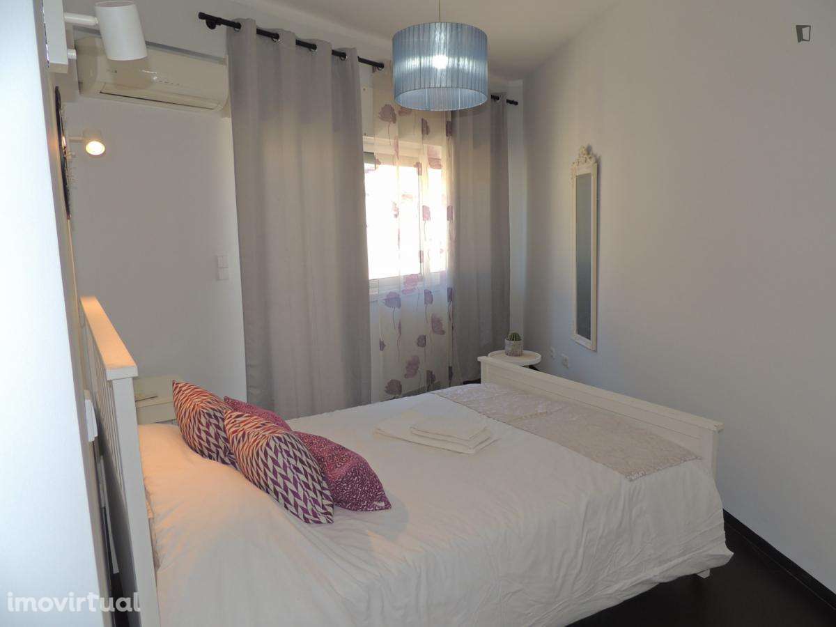 Apartamento com 1 quartos - localizado em Paranhos Porto - Grande imagem: 5/24