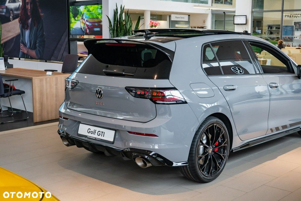 Volkswagen Golf - 9