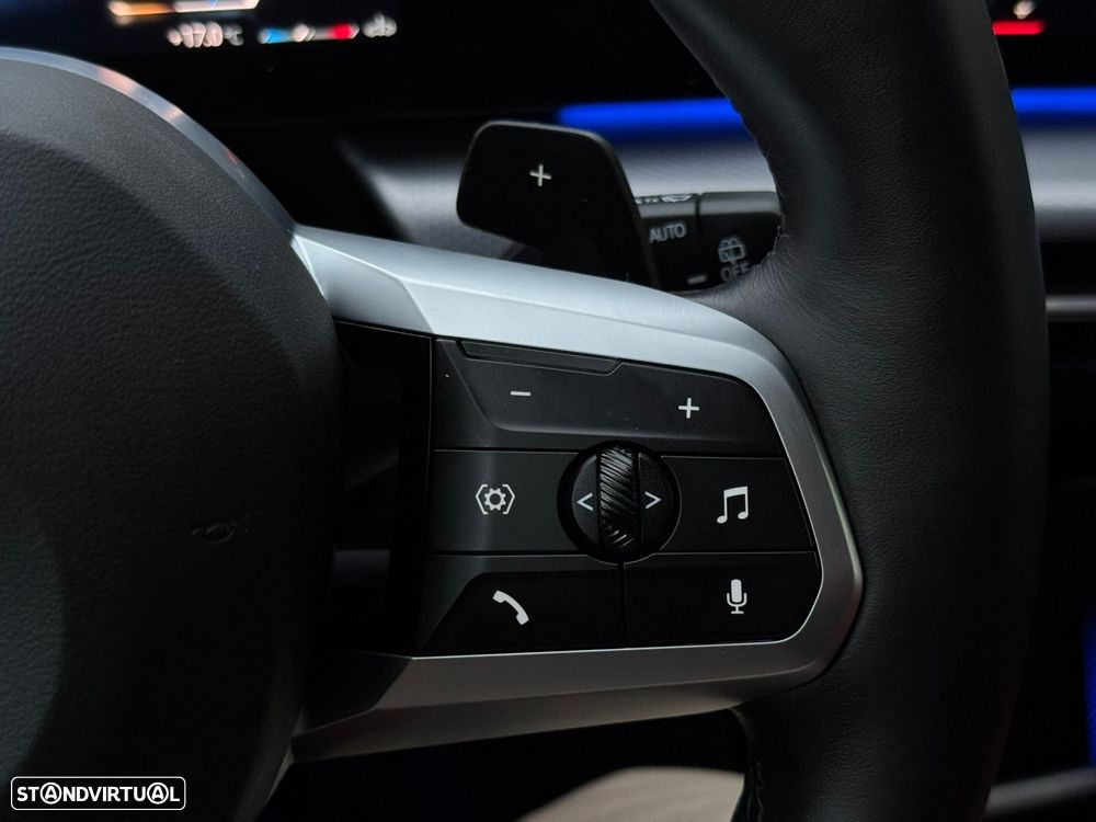 BMW X1 sDrive18d Pack Desportivo M - 37