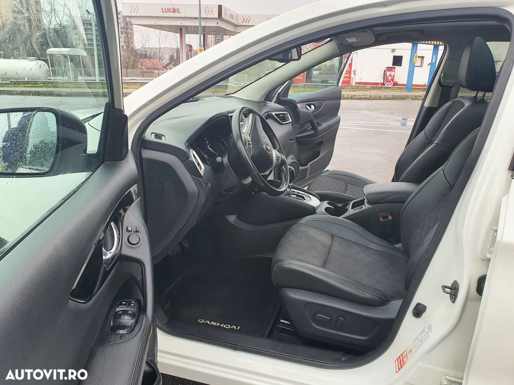 Nissan Qashqai 1.6 DCI Xtronic TEKNA - 11