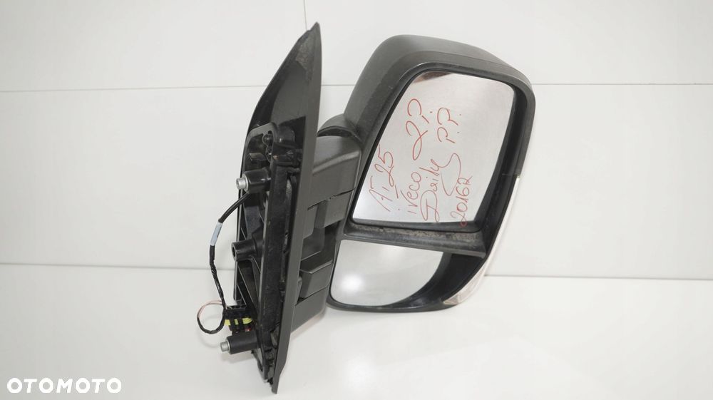 LUSTERKO PRAWE IVECO DAILY IV 14R- 2PIN - 10