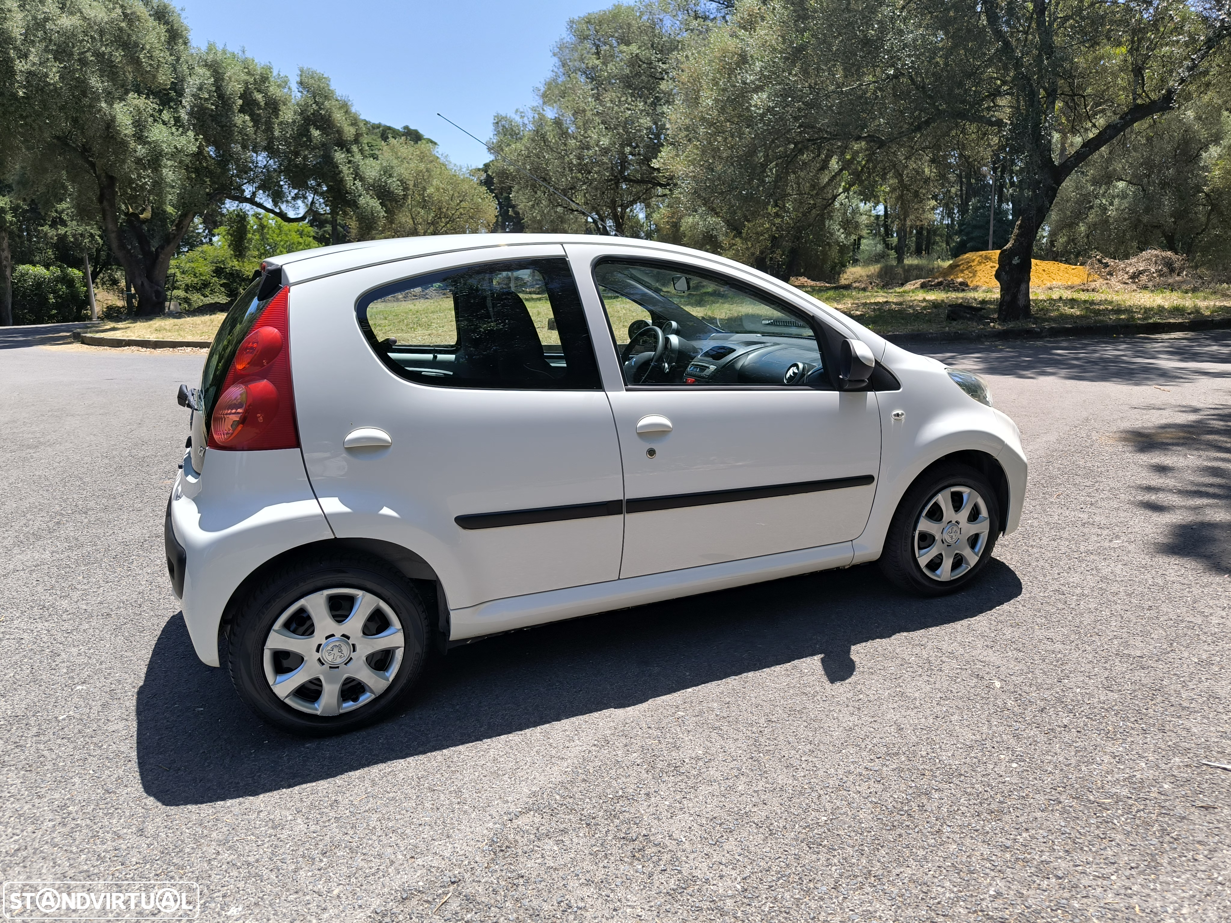 Peugeot 107 1.0 Active - 9