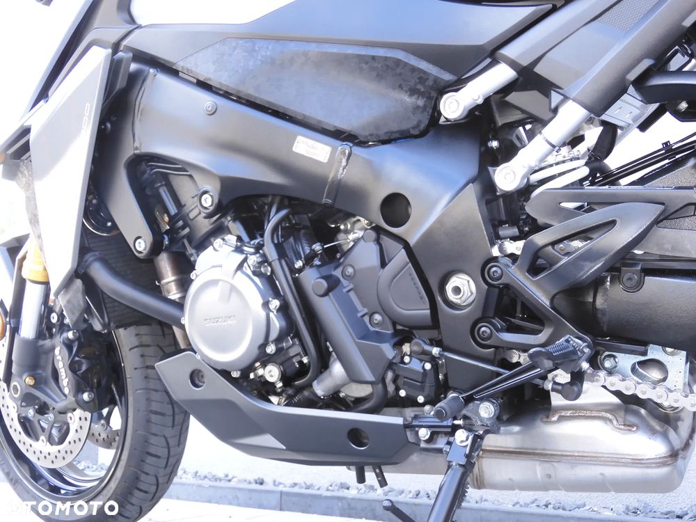 Suzuki GSX 1000 - 37