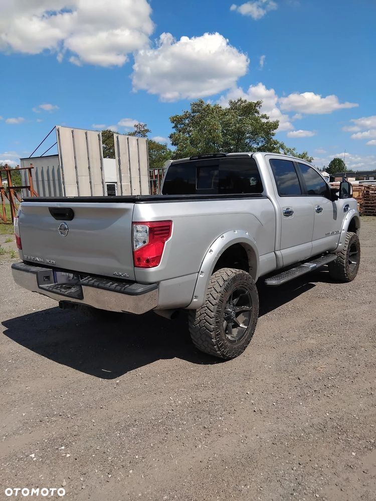 Nissan Titan - 3