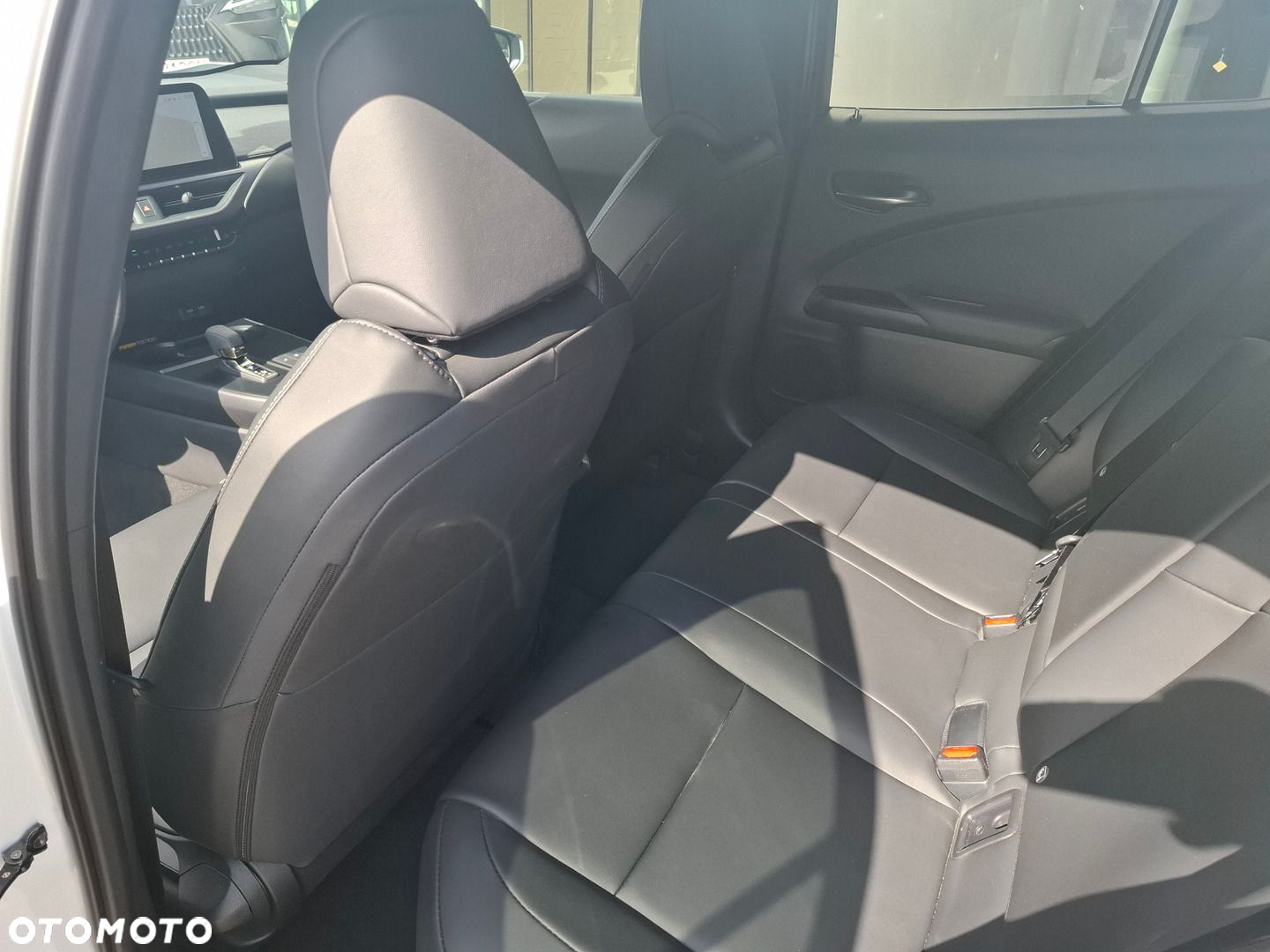 Lexus UX - 16