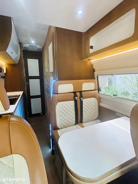 Mercedes-Benz SPRINTER 319 - 17
