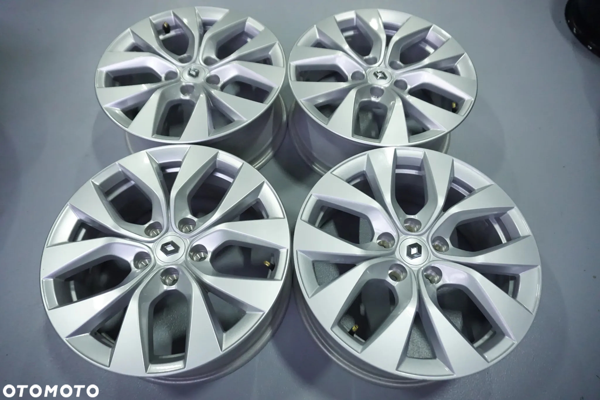 FELGI ALUMINIOWE 17 RENAULT SYMBIOZ ARCANA EXPRESS ZOE  CAPTUR II KADJAR KOLEOS MEGANE SCENIC TALISMAN ESPACE LAGUNA III FLUENCE KANGOO ORYGINAŁ - 7