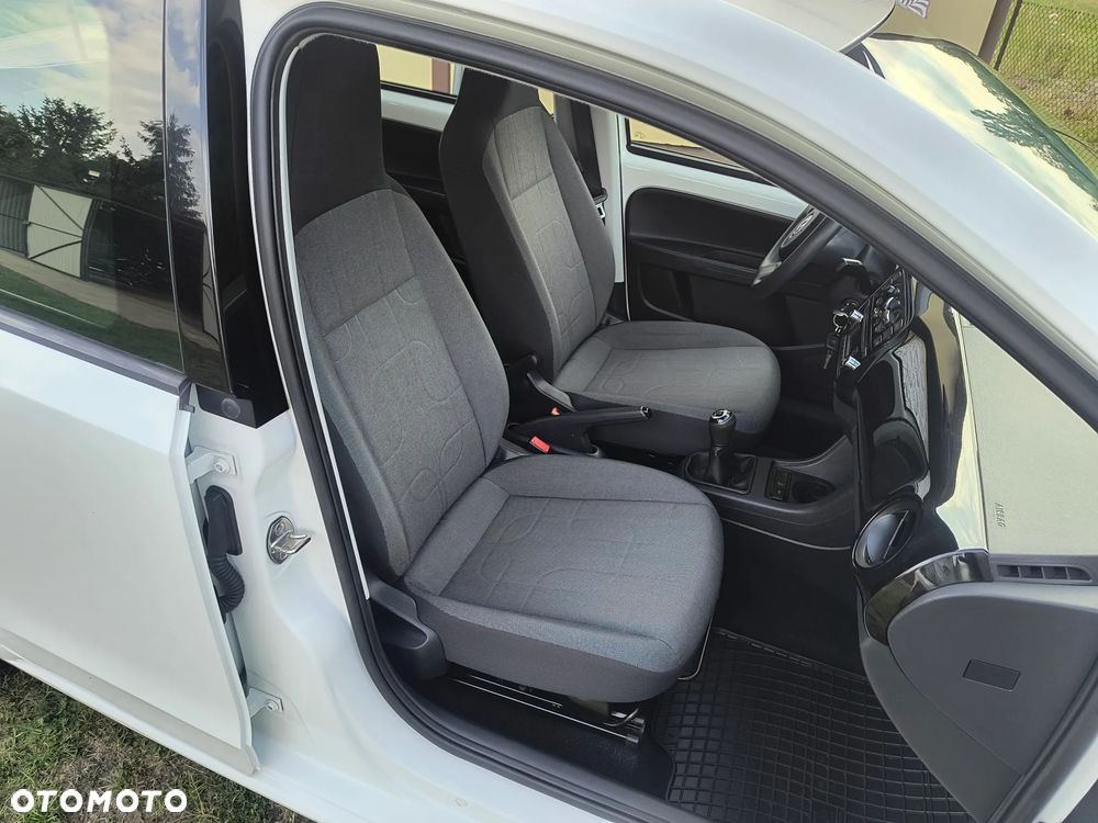 Volkswagen up! - 12