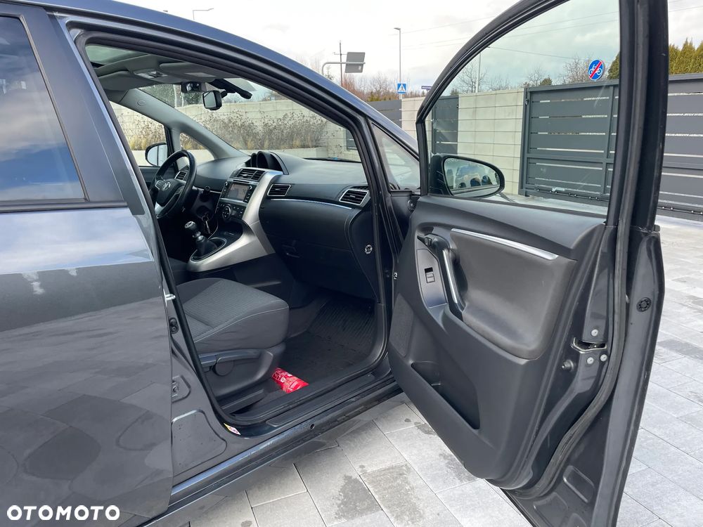 Toyota Verso 1.6 D-4D Prestige - 27