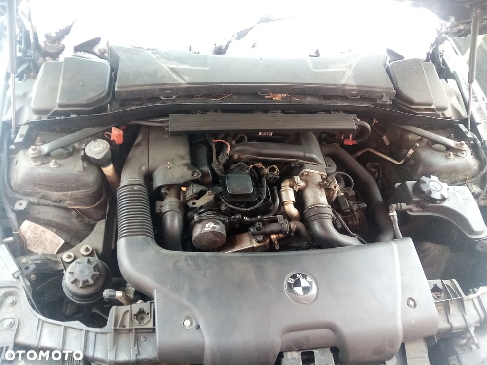 BMW E87 04-07 118D M47D20 - ZDERZAK TYL TYLNI 668/9 SCHWARZ II - 24