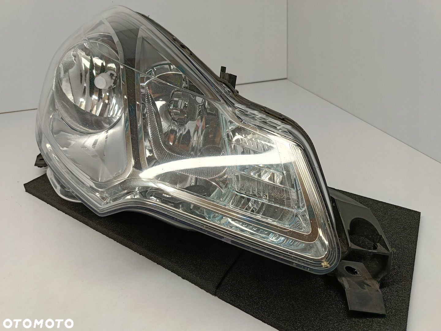 CITROEN C3 II DS3 LIFT 13- LAMPA PRAWA PRZÓD PRZEDNIA ZWYKŁA 9677033880 - 2