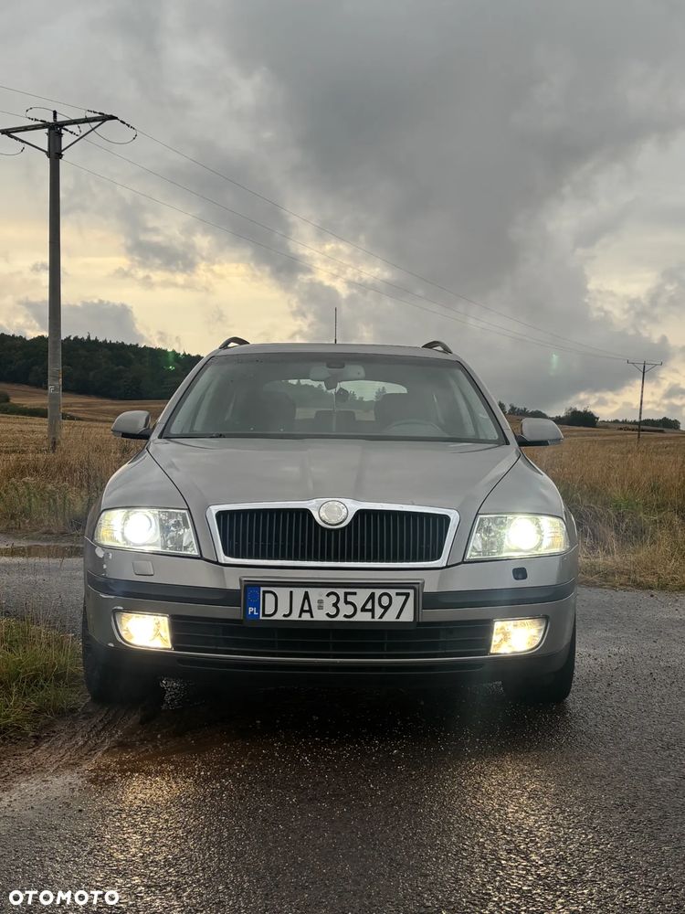 Skoda Octavia 1.6 FSI Ambiente - 12