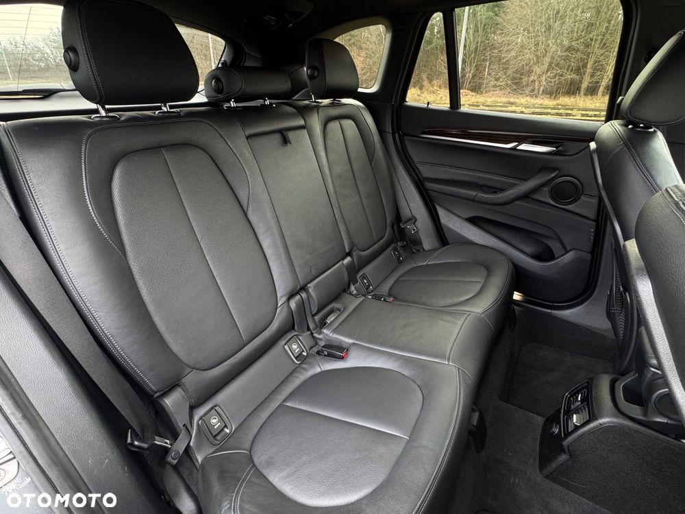 BMW X1 xDrive25i xLine sport - 25