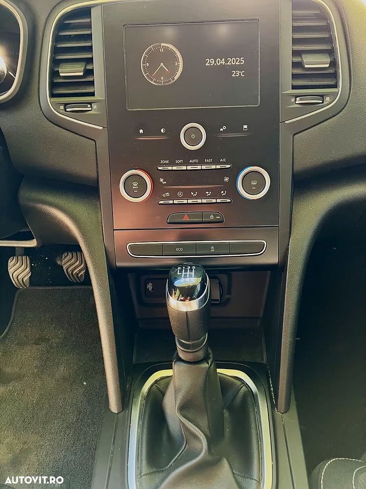 Renault Megane ENERGY TCe 100 EXPERIENCE - 10