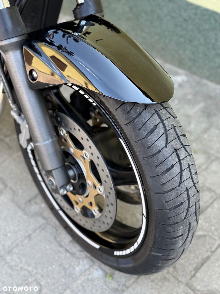 Suzuki GSR - 3