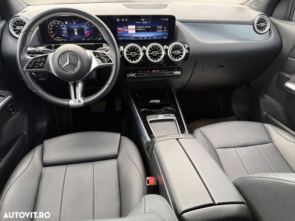 Mercedes-Benz GLA - 12