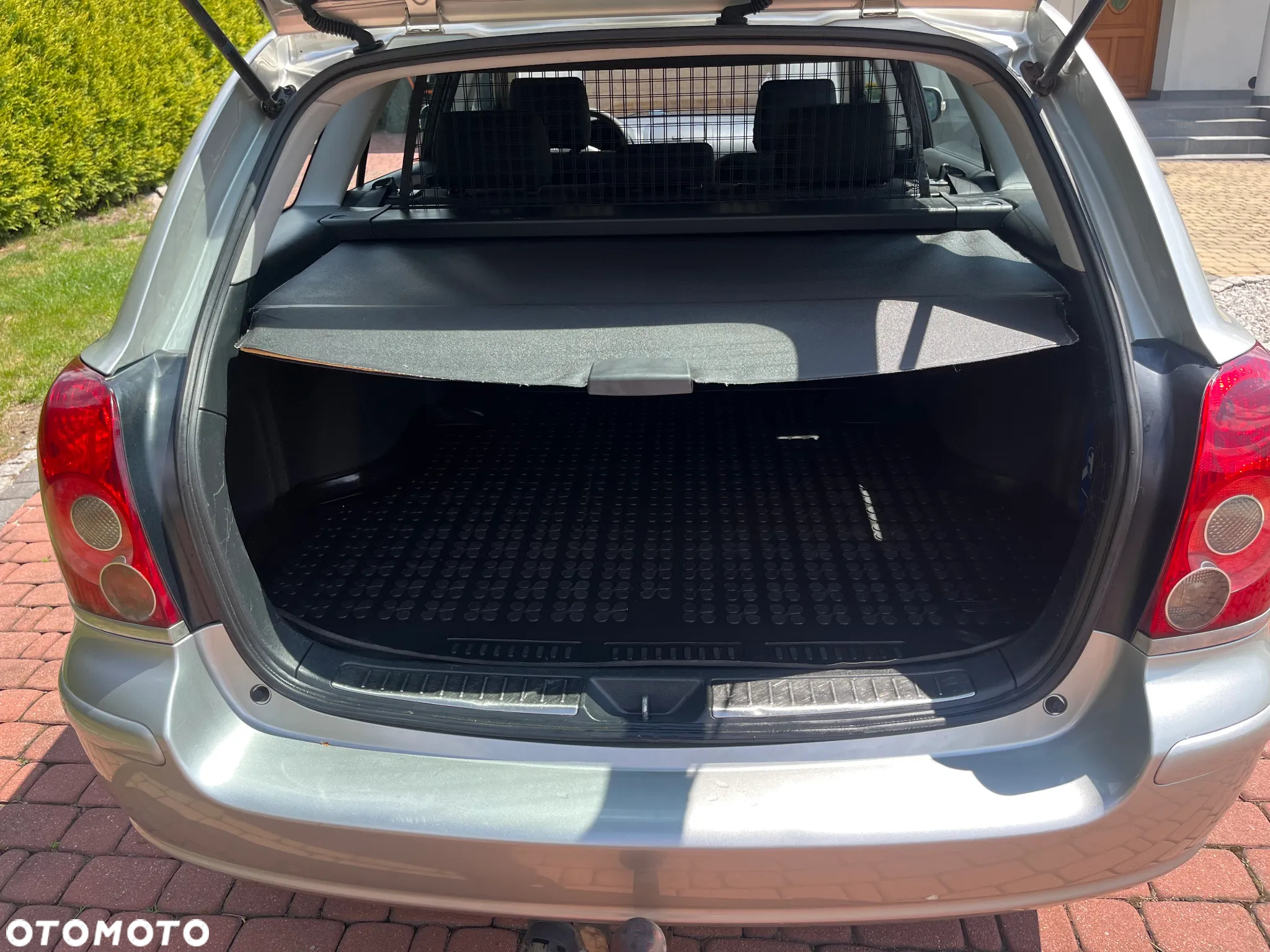Toyota Avensis 2.0 D-4D Combi - 15