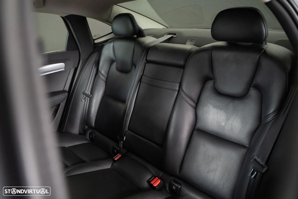 Volvo S90 2.0 D4 Momentum Geartronic - 46