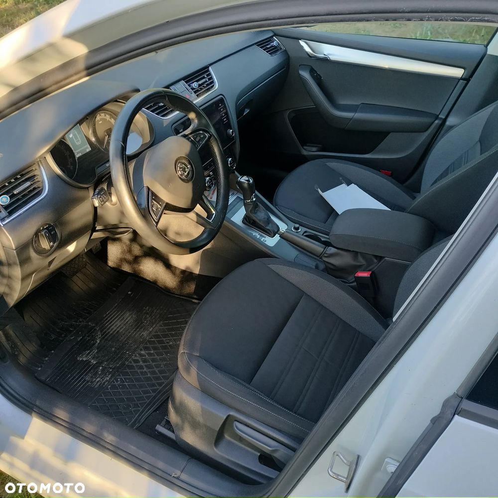 Skoda Octavia 1.6 TDI DSG Ambition - 4