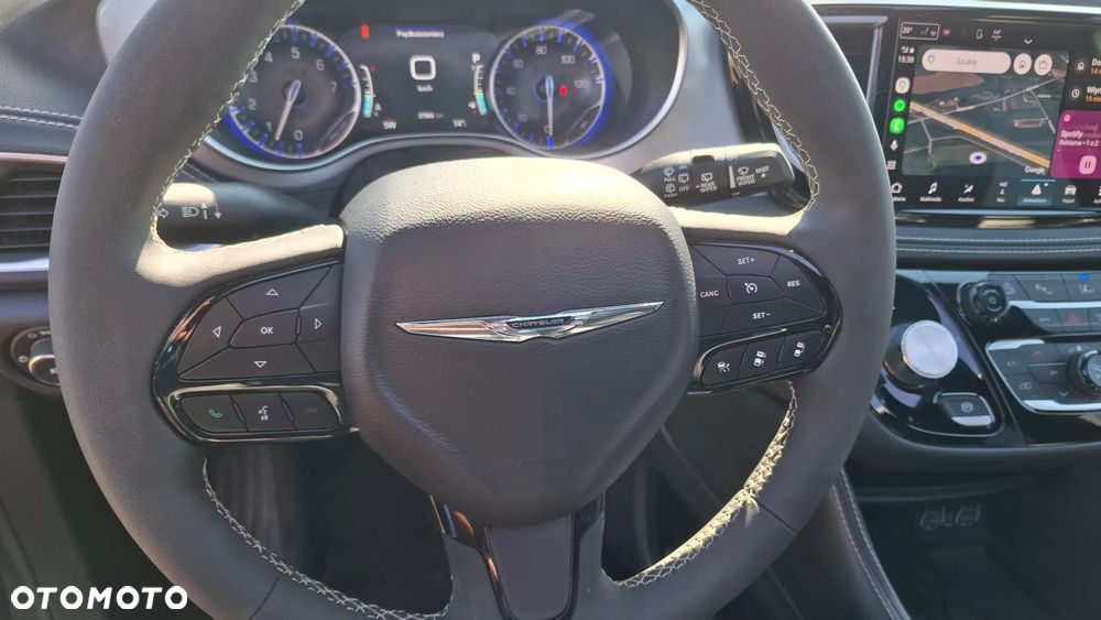 Chrysler Pacifica - 17