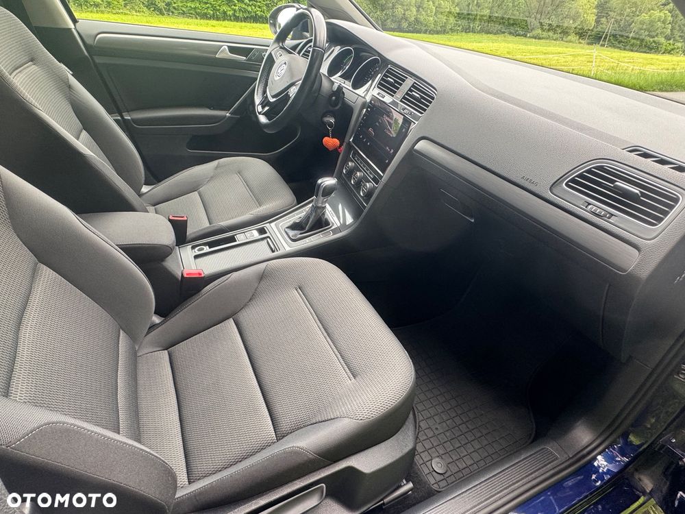 Volkswagen Golf - 21