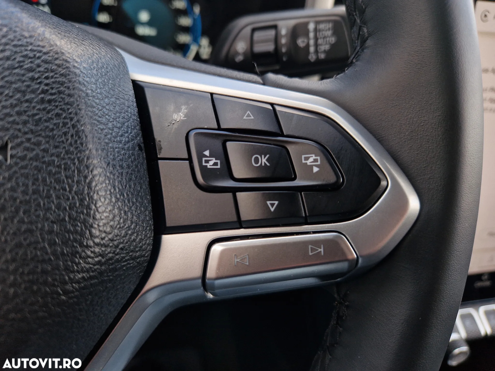 Volkswagen Amarok 3.0 TDI 241 CP 4M 10AT Aventura - 12