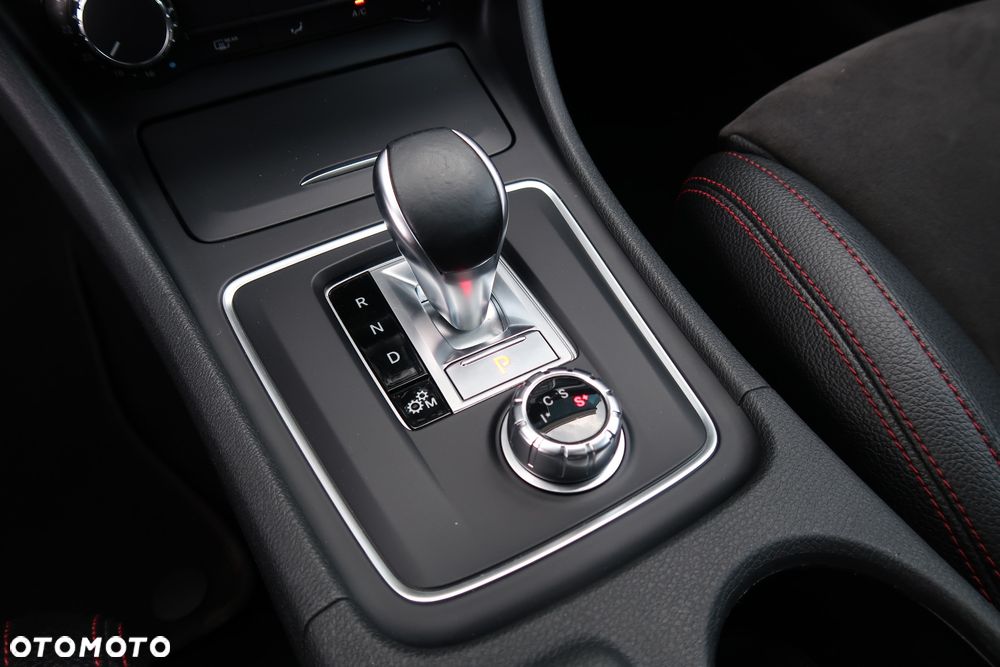 Mercedes-Benz CLA AMG 45 4-Matic - 36