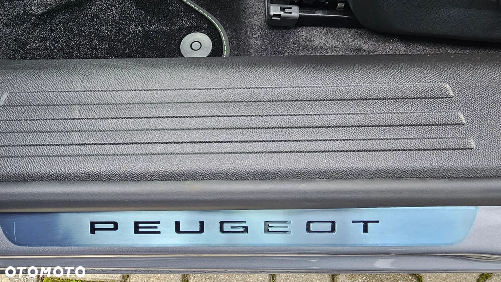 Peugeot 2008 PureTech mHEV GT e-DCS6 - 13