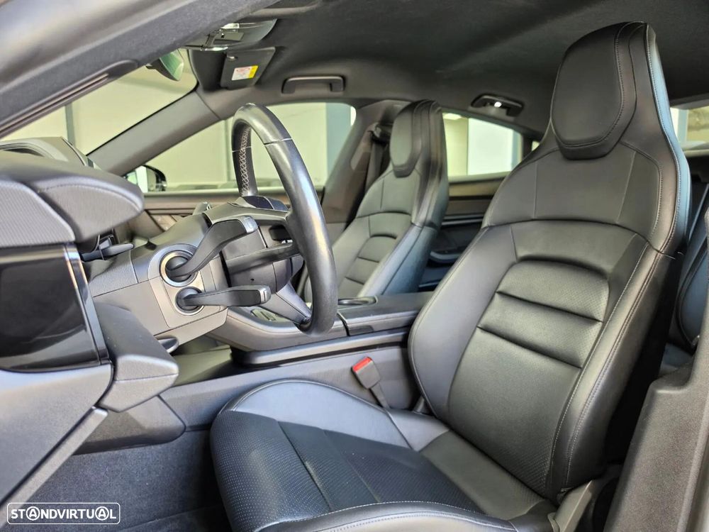 Porsche Taycan 4 - 29