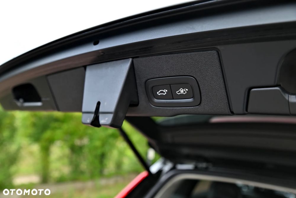 Volvo XC 60 B4 D AWD Geartronic Momentum Pro - 19