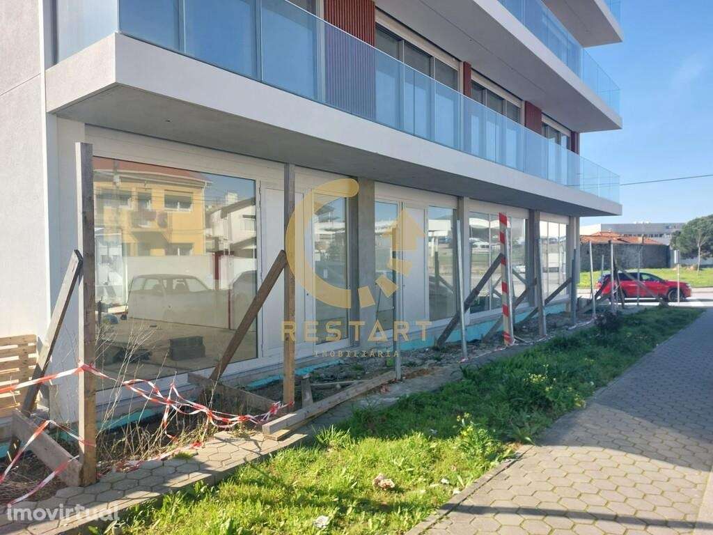 Loja com 280 m2 P/ Clinica ou Confeitaria  – Madalena, Vila Nova de Ga - Grande imagem: 2/26
