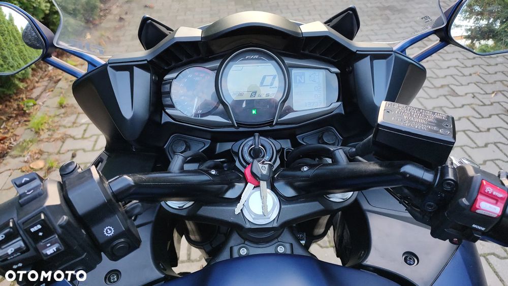 Yamaha FJR - 10