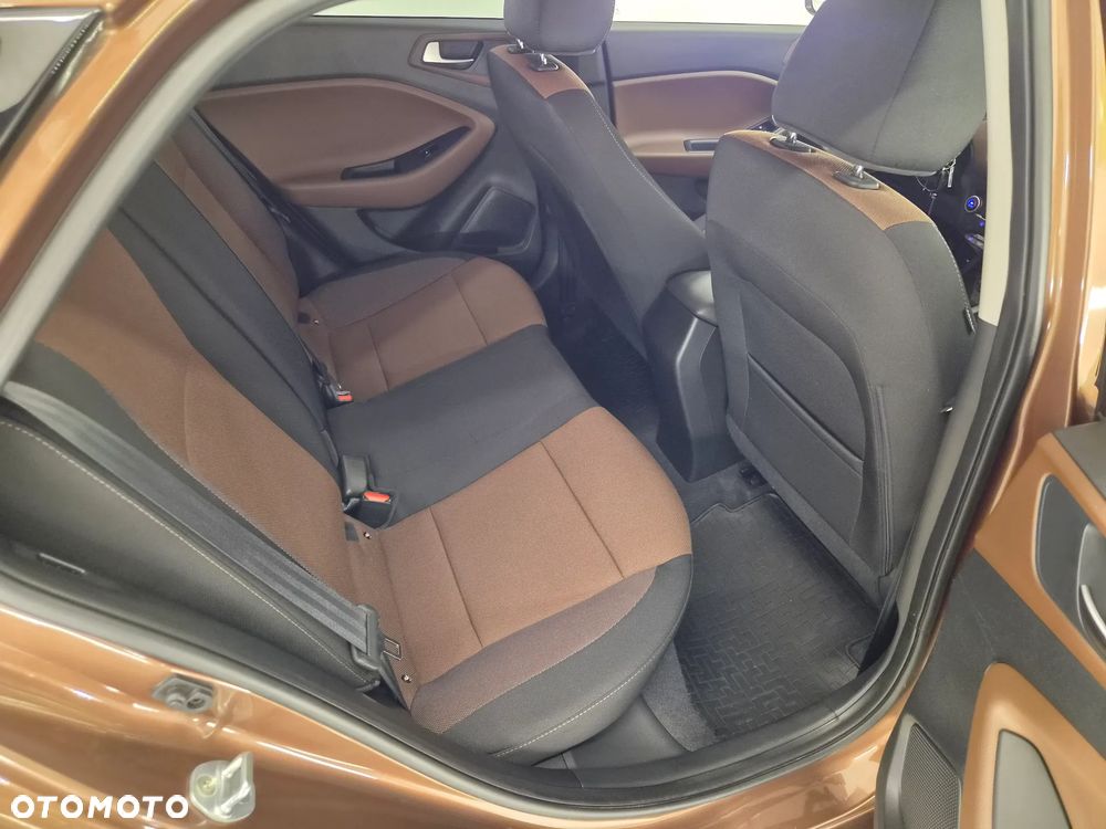 Hyundai i20 1.2 Passion Plus - 28
