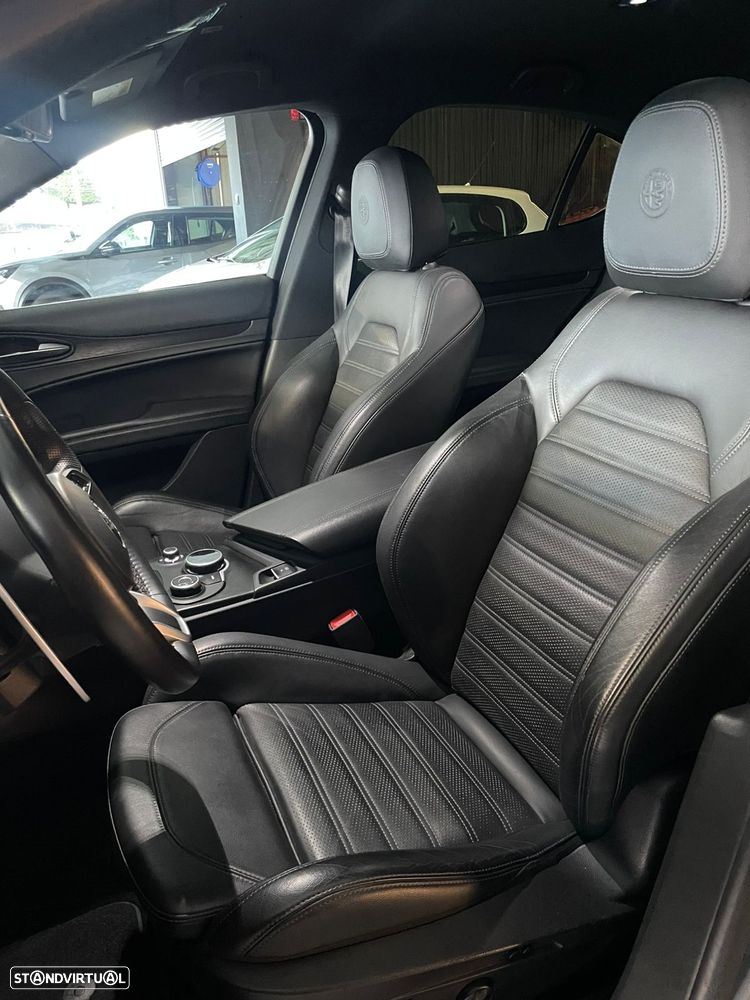 Alfa Romeo Stelvio 2.2 D TI Q4 AT8 - 11