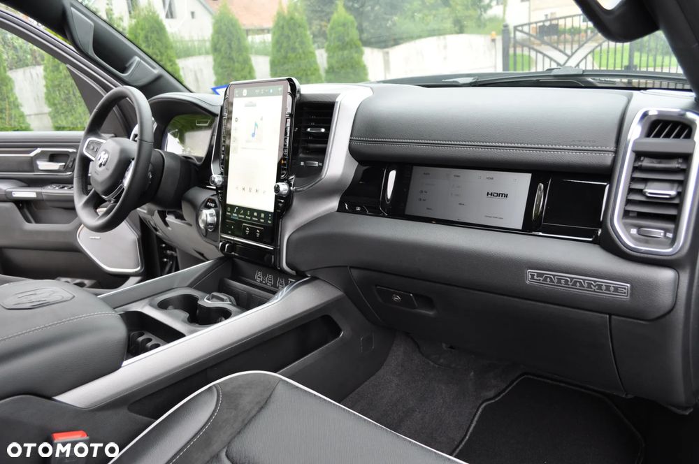 RAM 1500 Laramie Night Premium - 20