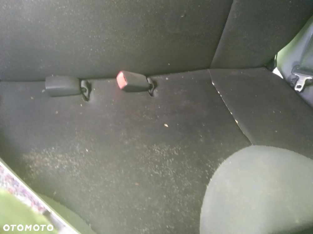 Auto na części - Peugeot 107 68 KM benzyna 2005 Silnik Skrzynia Drzwi Maska Klapa Błotnik Zderzak Lampa Szyba Klamka Lusterko Deska Kokpit - 9