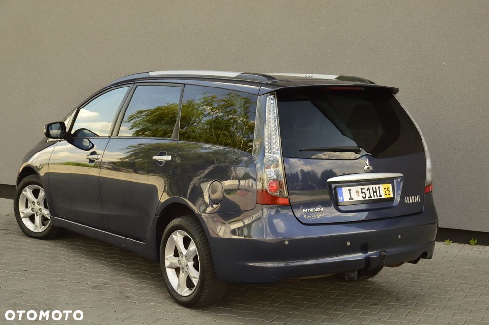 Mitsubishi Grandis 2.4 Invite - 12
