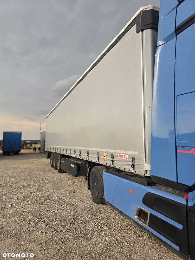 Mercedes-Benz ACTROS - 4