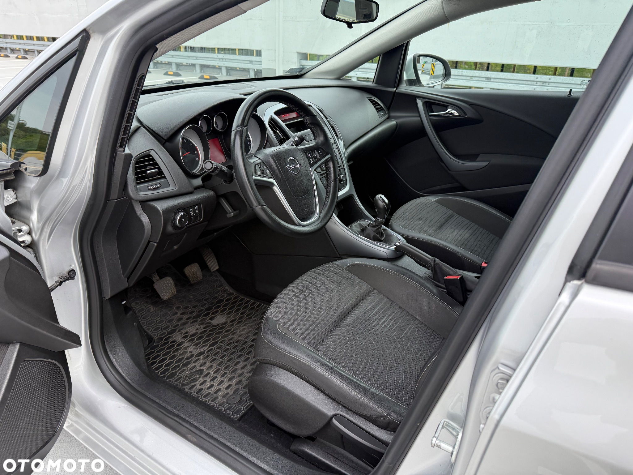 Opel Astra IV 1.6 Essentia - 12