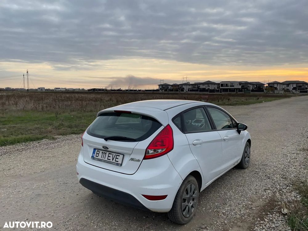 Ford Fiesta - 12
