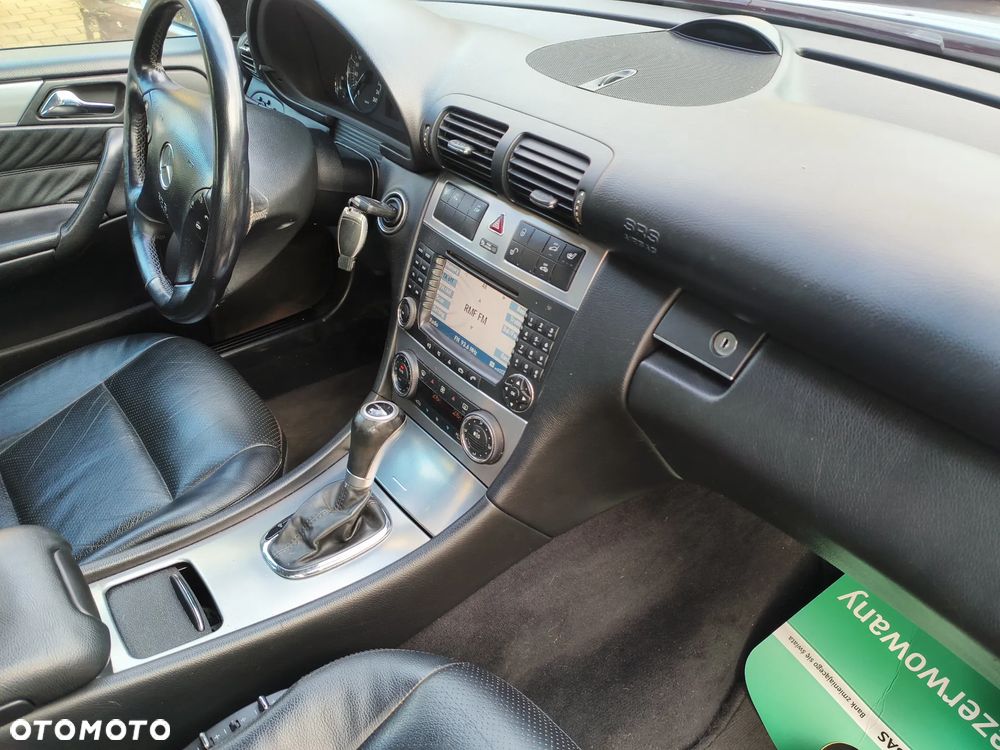 Mercedes-Benz Klasa C 320 4Matic Avantgarde Sport Edition - 19