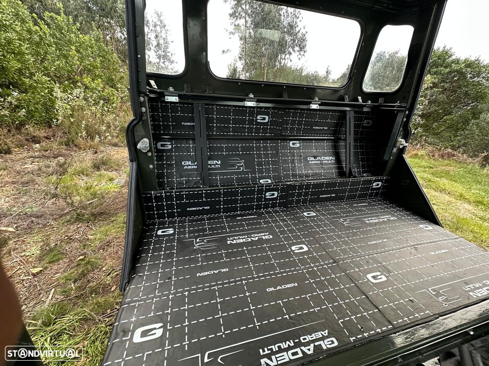 Land Rover Defender - 35