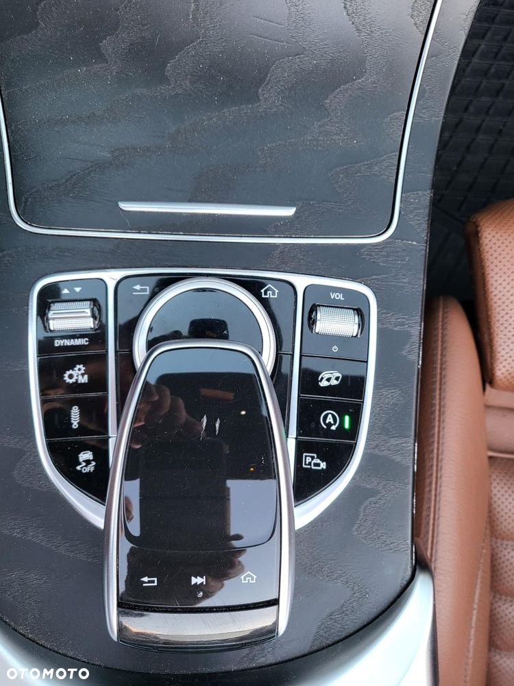 Mercedes-Benz Klasa C 43 AMG 4MATIC - 36