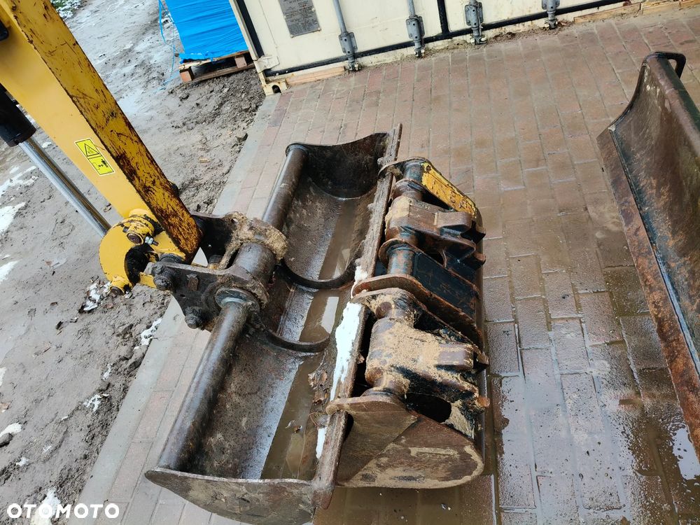 Caterpillar 302.7D - 10