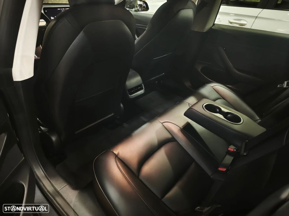 Tesla Model 3 Standard Range Plus RWD - 24